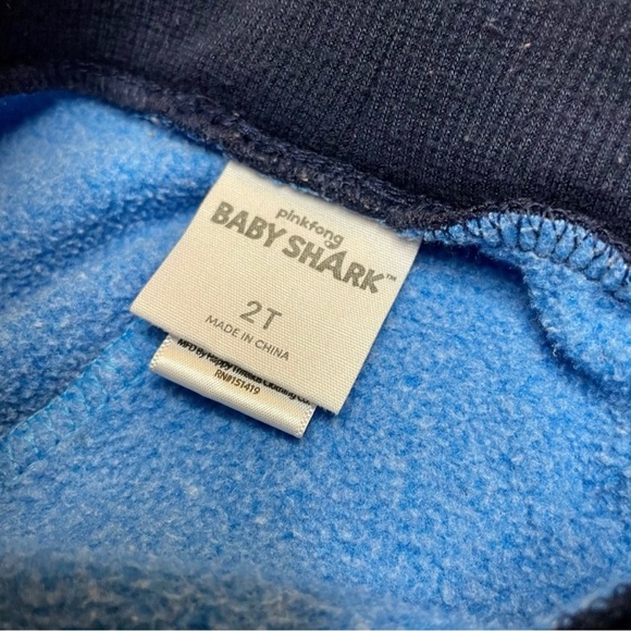 Nickelodeon Baby Shark 2T Blue Sweat shirt and Sweatpants set Preloved - Picture 7 of 12